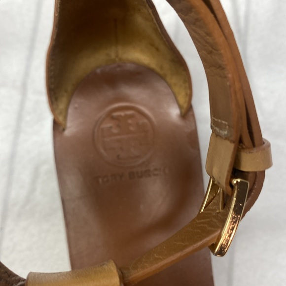 TORY BURCH Claire Capri Logo THONG Wedge LEATHER Sandals 7 Tan Fabulous Brown - Picture 2 of 12